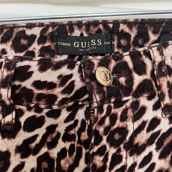 Guess 1981 Skinny Jeans in Leopard - Picture 2 of 3